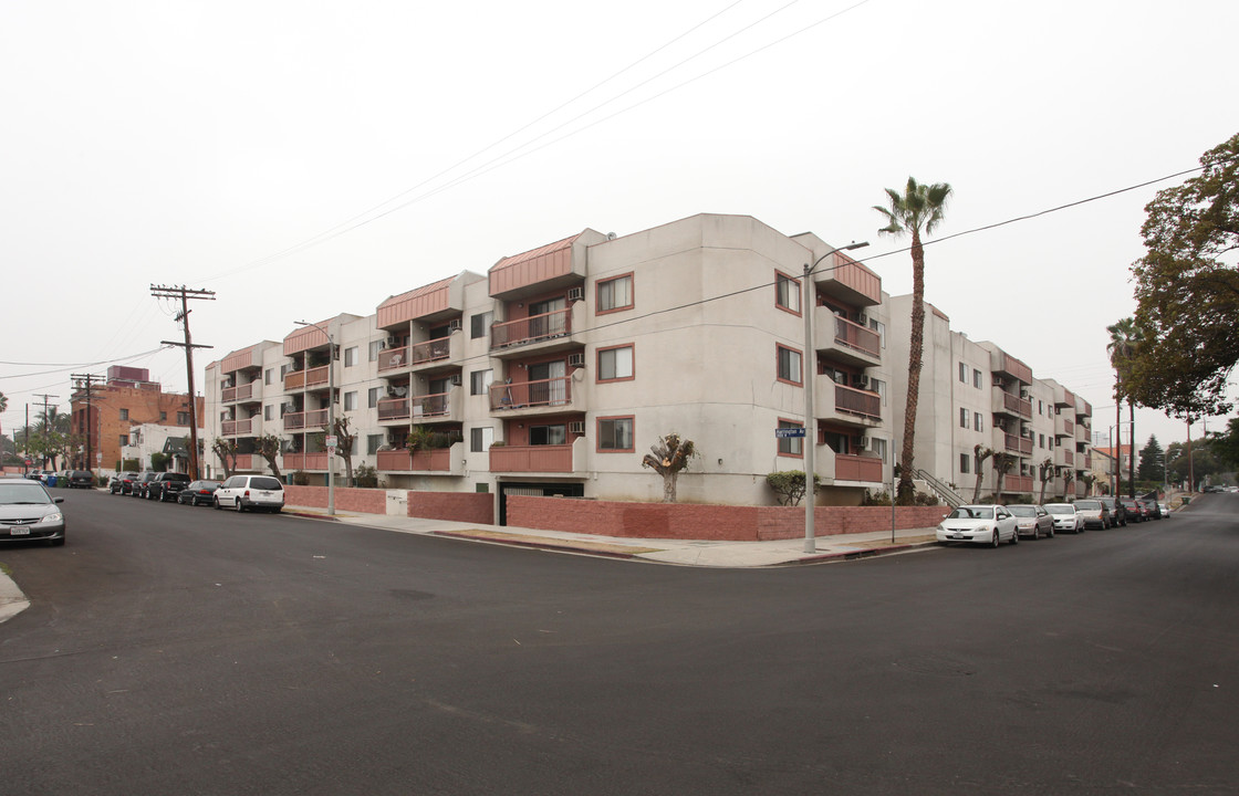 Oxford Apartments in Los Angeles, CA - Building Photo