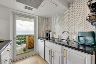 2841 N Ocean Blvd, Unit 1004 in Fort Lauderdale, FL - Foto de edificio - Building Photo