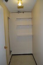 10511 Holly Park Ln in Surrey, BC - Building Photo - Building Photo