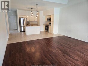 6085 Livingstone St in Windsor, ON - Building Photo - Building Photo