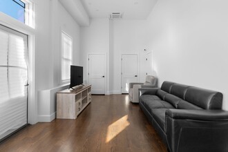 133 Boardman St in Boston, MA - Building Photo - Building Photo