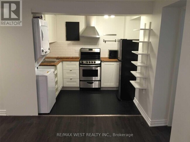 152 Dowling Ave in Toronto, ON - Building Photo - Building Photo