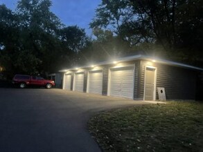 1008 E Madison St in Eau Claire, WI - Building Photo - Building Photo