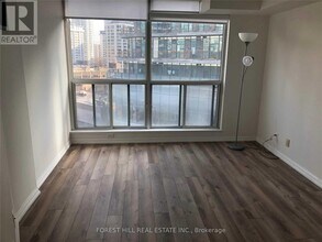 24-2224 Wellesley St W in Toronto, ON - Building Photo - Building Photo