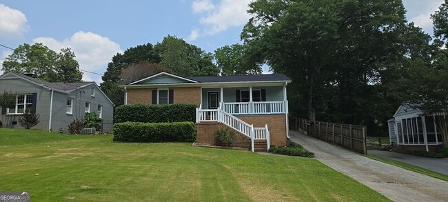 property at 820 Woodland Dr