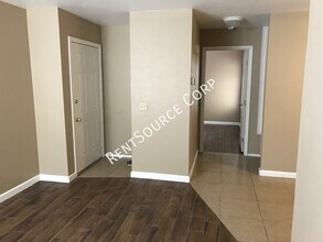 504 W Ave J4 in Lancaster, CA - Building Photo - Building Photo