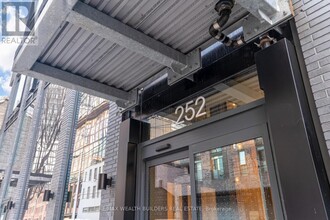 252-2252 Church St in Toronto, ON - Building Photo - Building Photo