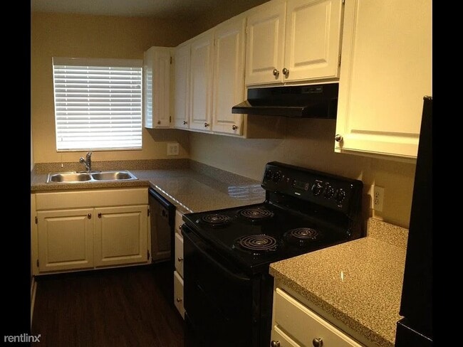 6145 Longchamp Dr in Jacksonville, FL - Building Photo - Building Photo