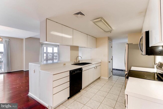 250 President St in Baltimore, MD - Building Photo - Building Photo