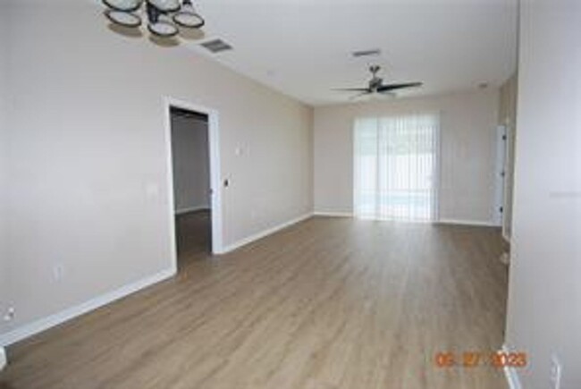 909 Grand Canyon Dr in Valrico, FL - Building Photo - Building Photo