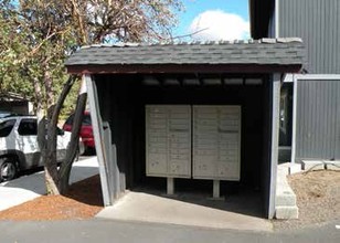 Orchard Park Apartments Bend in Bend, OR - Foto de edificio - Building Photo