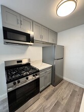 1913 11th St - TWO bedrooms AVAILABALE ! in Santa Monica, CA - Building Photo - Interior Photo