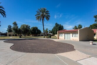 Cortez Grove Gardens in Phoenix, AZ - Building Photo - Building Photo