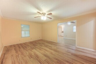 201 E 3rd St in Deer Park, TX - Building Photo - Building Photo