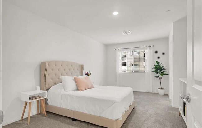 2766 Atomic Tangerine Way, Unit 1 in Las Vegas, NV - Building Photo - Building Photo