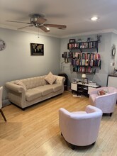 308 18th Pl NE, Unit 2 in Washington, DC - Foto de edificio - Building Photo