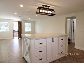 9232 Applegate Terrace in Chatsworth, CA - Building Photo - Building Photo