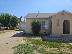 1112 Griffith Ave in Wasco, CA - Building Photo - Building Photo