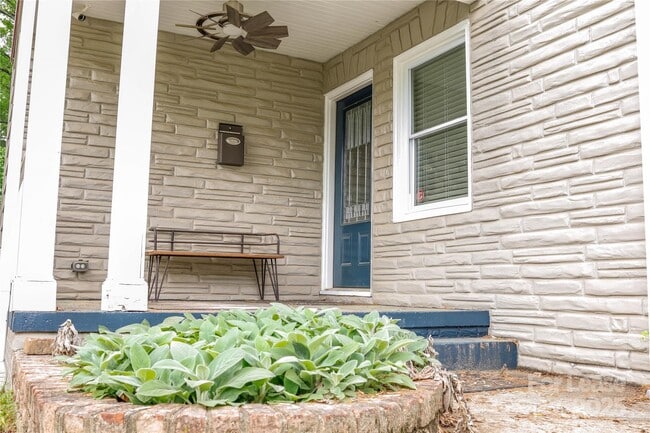 3437 Airlie St in Charlotte, NC - Building Photo - Building Photo
