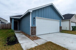 824 Stoney Pt Ln in Dayton, TX - Building Photo