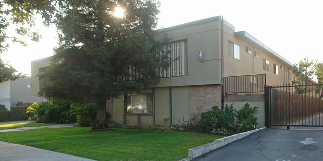 505 Barranca Ave in Covina, CA - Foto de edificio - Building Photo