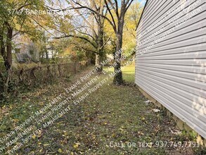 3747 Barbarosa Dr in Dayton, OH - Building Photo - Building Photo