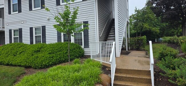 349 Burdock Ct in Three Bridges, NJ - Building Photo - Building Photo