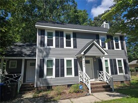 6924 Callahan Cir in Fayetteville, NC - Building Photo