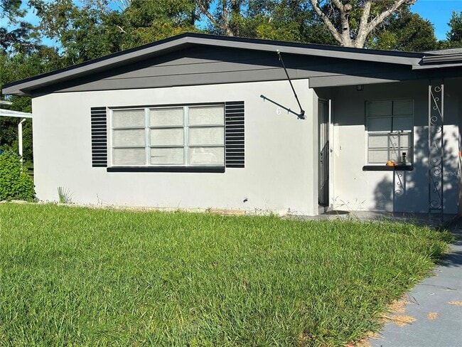 property at 6 N Washington St