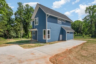 Room in House on S Alston Ave in Durham, NC - Building Photo - Building Photo
