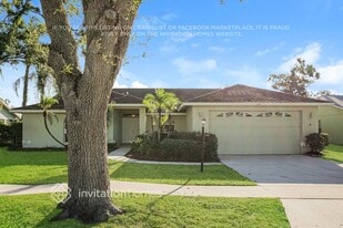 4495 Diamond Cir E in Sarasota, FL - Building Photo
