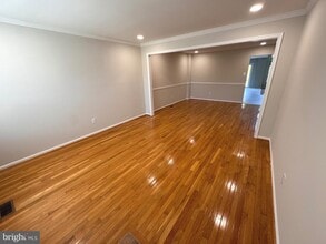67 Sunrise Ct in Feasterville-Trevose, PA - Building Photo - Building Photo