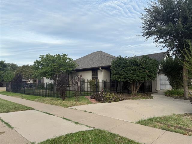 1010 Roberts Bend Ct in Granbury, TX - Building Photo - Building Photo