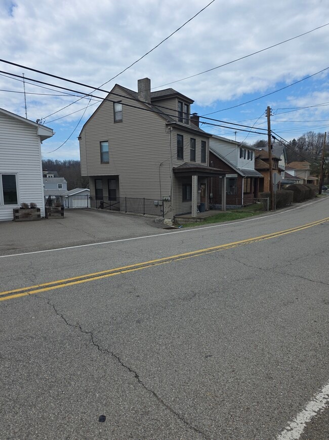 2411 Mount Troy Rd, Unit 2411 Mt. Troy Road, 2nd