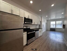 9 Gifford Ave in Jersey City, NJ - Building Photo - Building Photo
