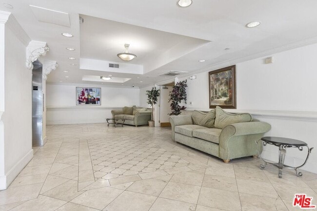 1450 S Beverly Dr in Los Angeles, CA - Building Photo - Building Photo