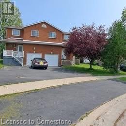 43 Schueller St in Kitchener, ON - Building Photo - Building Photo