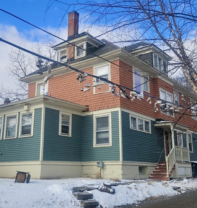 1105 Oakland Ave in Ann Arbor, MI - Foto de edificio