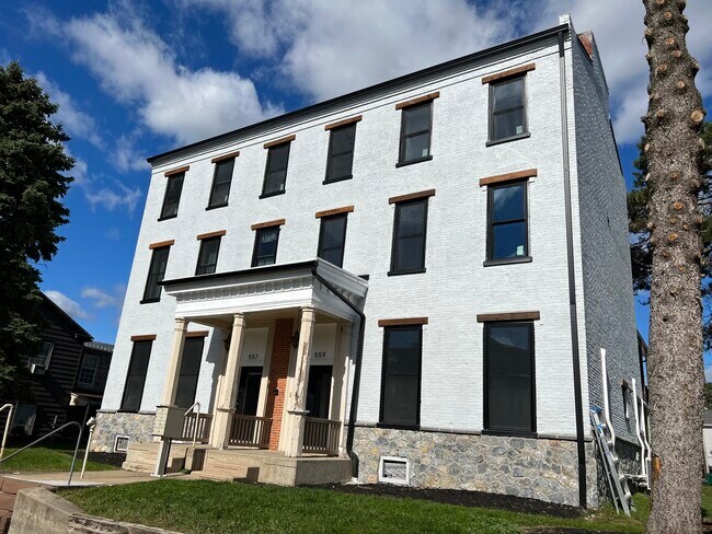 557 Union St, Unit 5 in Columbia, PA - Building Photo - Building Photo
