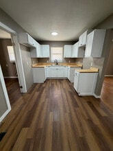 124 S 11th St in Chickasha, OK - Building Photo - Building Photo