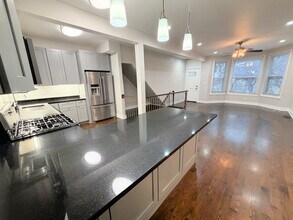 2700 N Ridgeway Ave in Chicago, IL - Building Photo - Building Photo