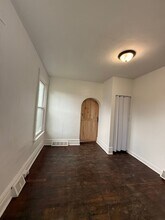 612 Main St, Unit 1 in East Pittsburgh, PA - Building Photo - Building Photo