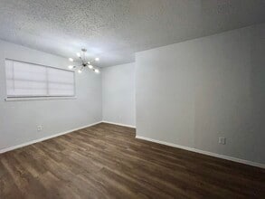 The Monark Apartments in McAllen, TX - Building Photo - Building Photo