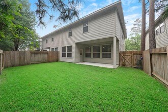 130 W Burberry Cir in Conroe, TX - Building Photo - Building Photo