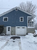 298 Sweet Pond Rd in Guilford, VT - Building Photo