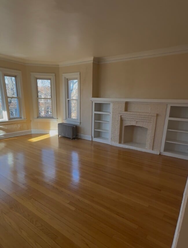 7825 S Phillips Ave in Chicago, IL - Building Photo - Building Photo