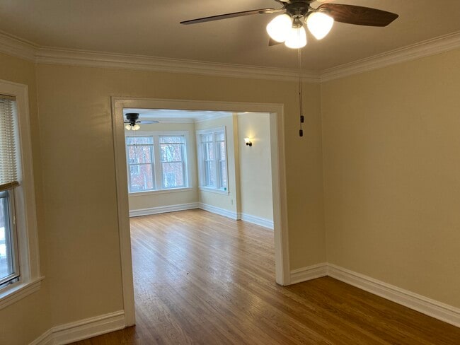 3346 N Springfield Ave, Unit 3 in Chicago, IL - Building Photo - Building Photo
