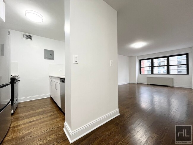 property at 400 E 89th St