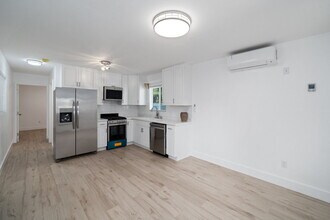 4714 Berryman Ave in Culver City, CA - Building Photo - Building Photo