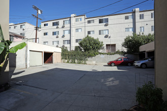 2881 W 7th St in Los Angeles, CA - Building Photo - Building Photo